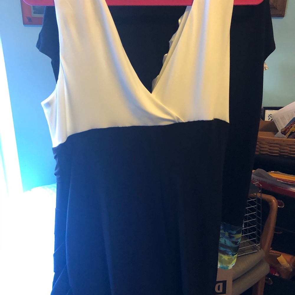 Dress - Picture 2 of 5